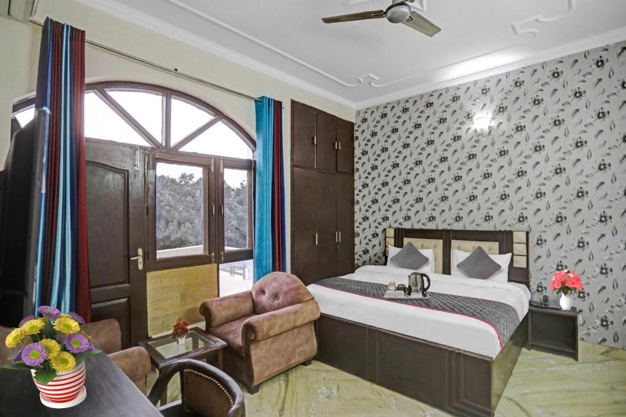 Hotel Townhouse The Premier View Near Iskcon Temple Noida Exteriér fotografie