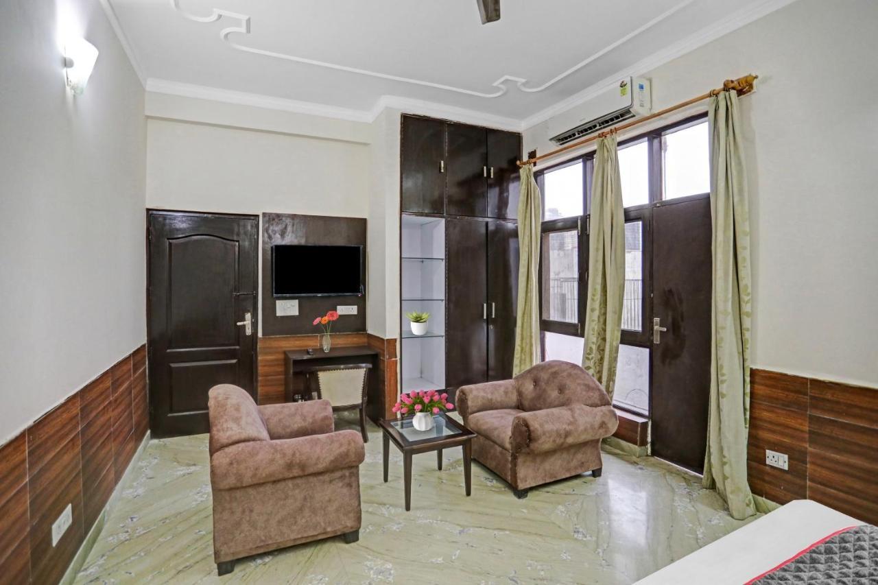 Hotel Townhouse The Premier View Near Iskcon Temple Noida Exteriér fotografie