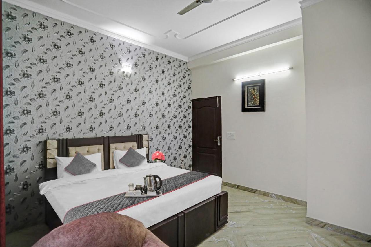 Hotel Townhouse The Premier View Near Iskcon Temple Noida Exteriér fotografie