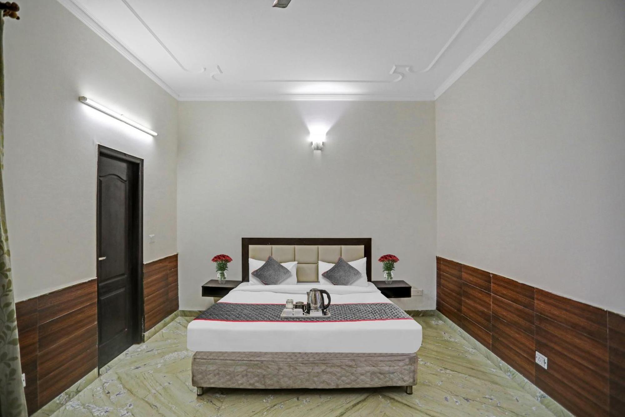 Hotel Townhouse The Premier View Near Iskcon Temple Noida Exteriér fotografie