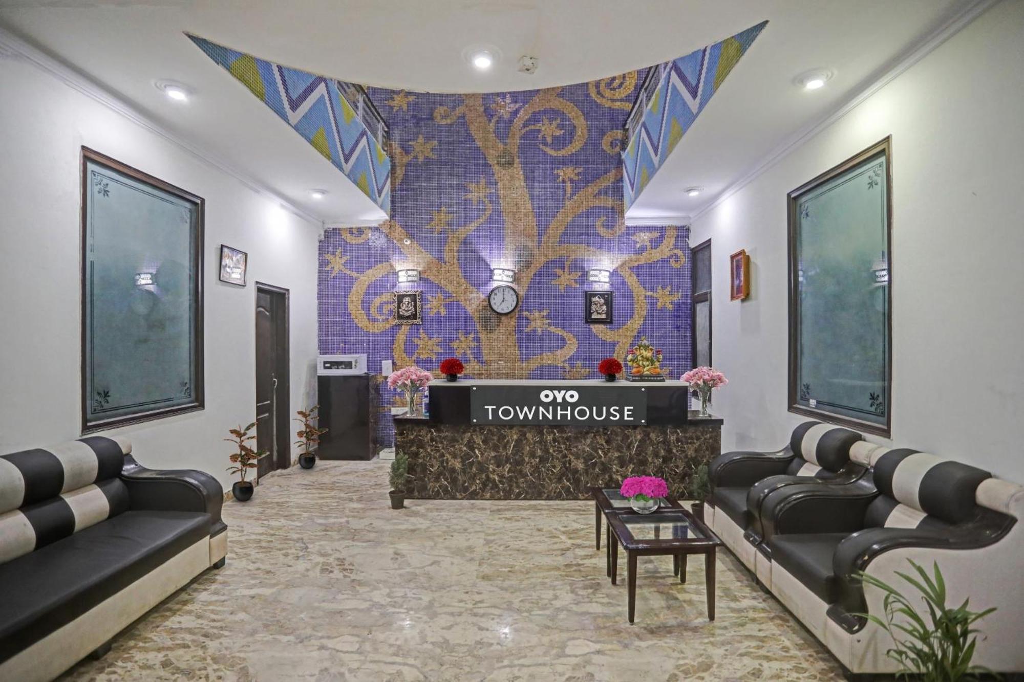 Hotel Townhouse The Premier View Near Iskcon Temple Noida Exteriér fotografie