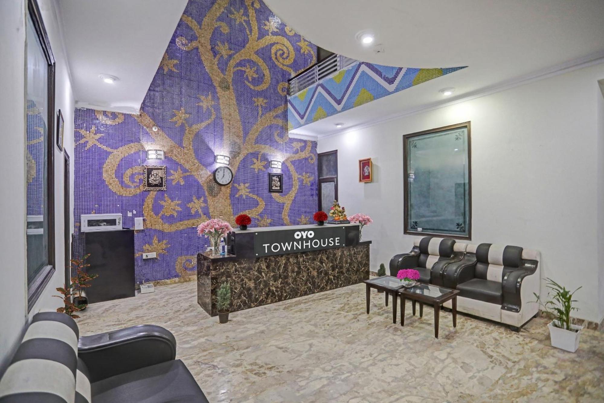 Hotel Townhouse The Premier View Near Iskcon Temple Noida Exteriér fotografie
