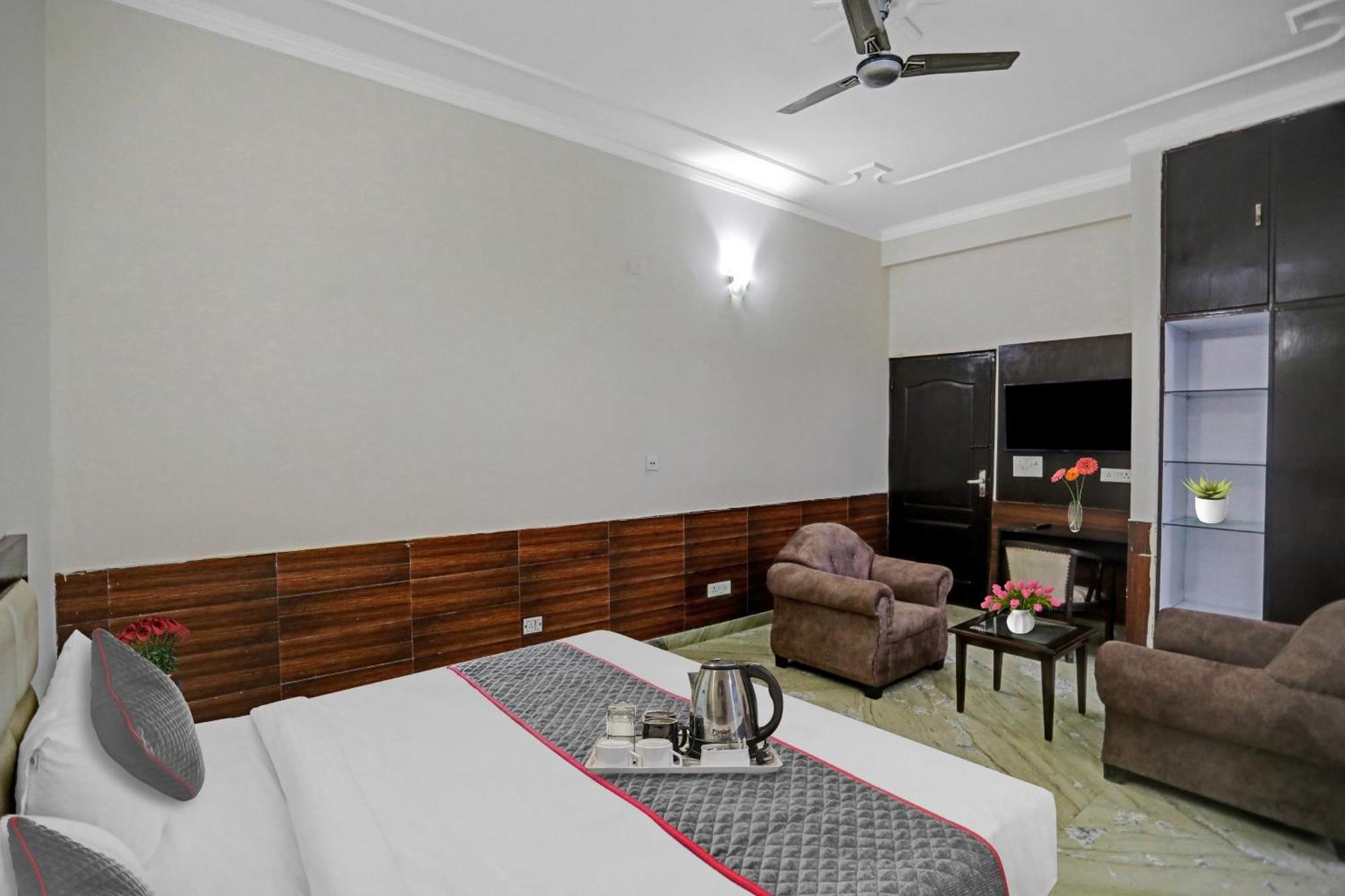 Hotel Townhouse The Premier View Near Iskcon Temple Noida Exteriér fotografie