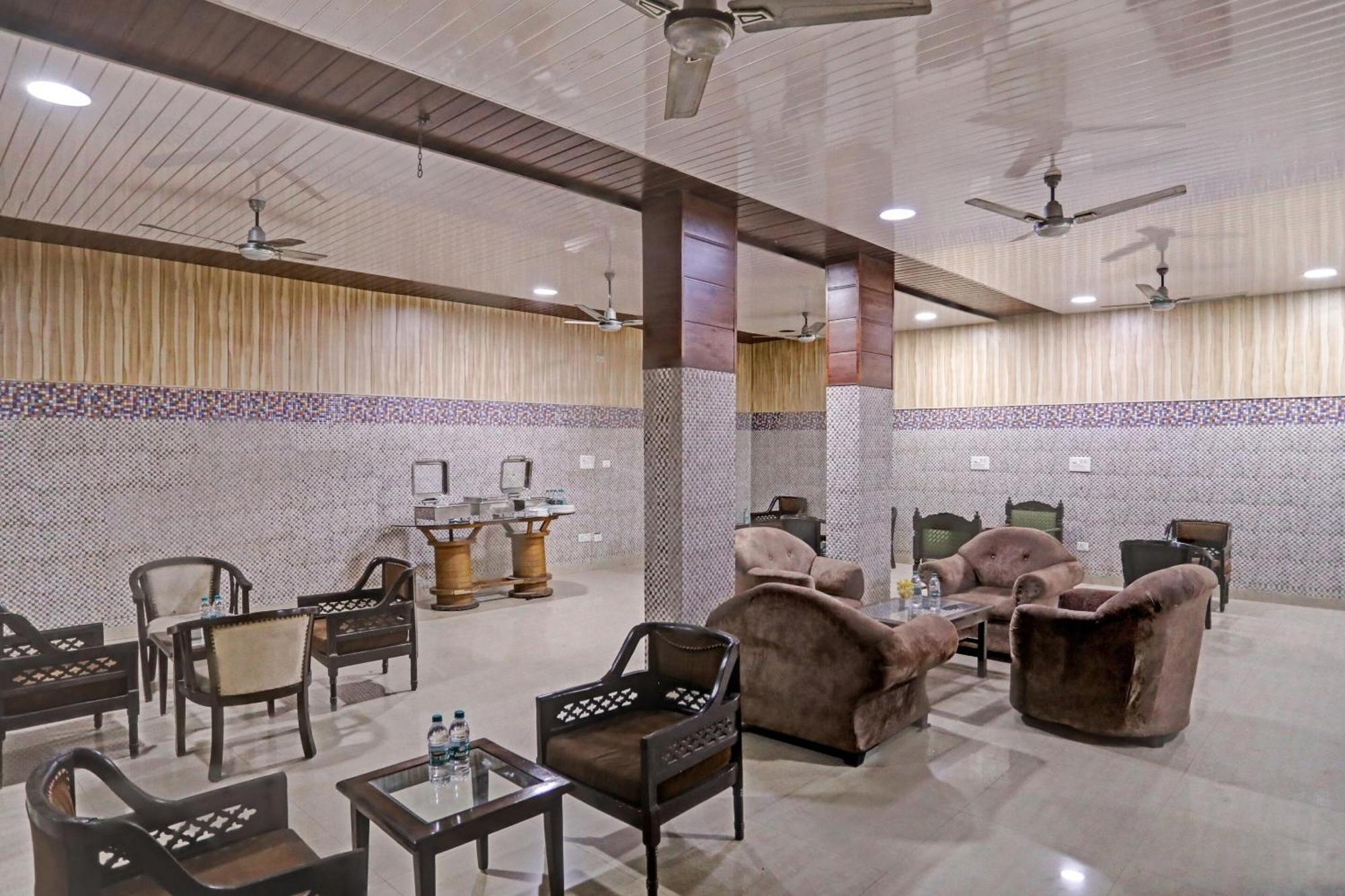Hotel Townhouse The Premier View Near Iskcon Temple Noida Exteriér fotografie